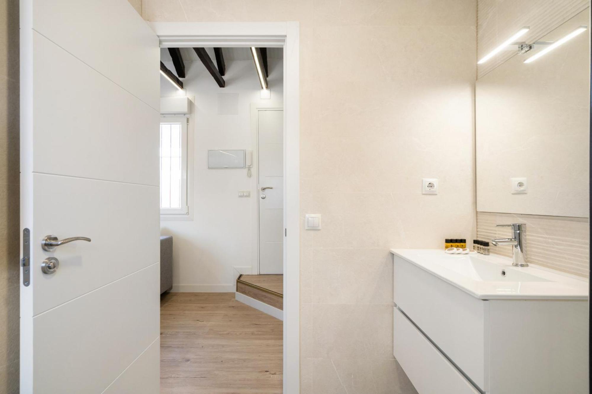 Apartamentos En La Avda De La Albufera Alquiler Temporal Madrid Exteriér fotografie