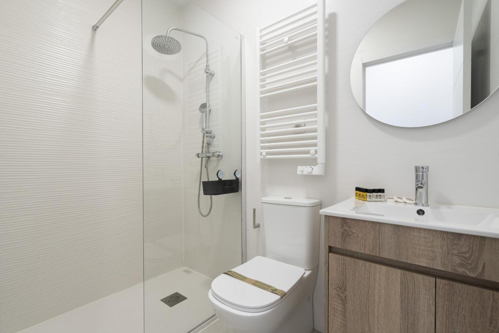 Apartamentos En La Avda De La Albufera Alquiler Temporal Madrid Exteriér fotografie